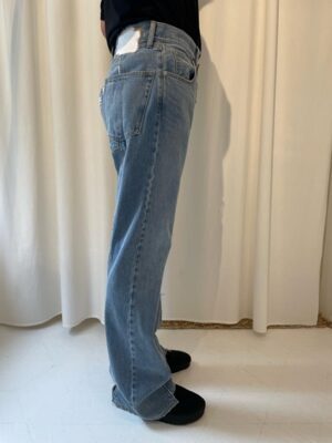 FLARE JEANS