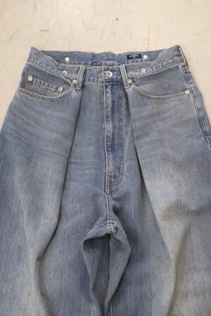 4 TUCK JEANS
