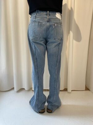 FLARE JEANS
