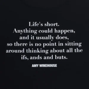 Amy Winehouse “Sitti ng On A Chair” Photo S/S Tee