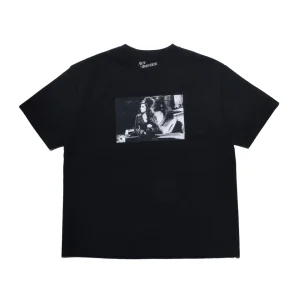 Amy Winehouse “Lean On A Car” Photo S/S Tee