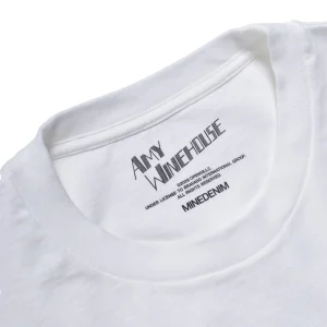 Amy Winehouse “Sitti ng On A Chair” Photo S/S Tee